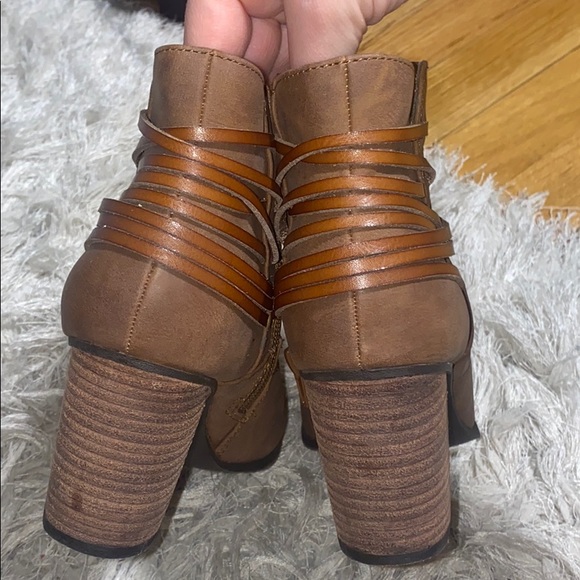 LIKE NEW Madden girl booties - Picture 3 of 7